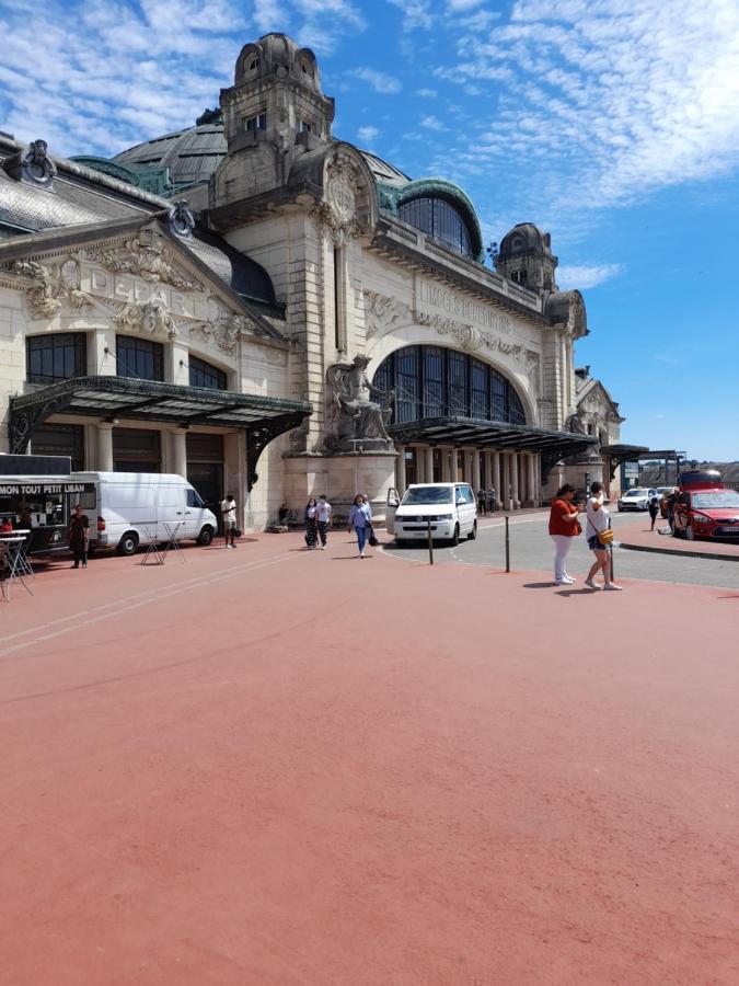 Maison Privee En Ville Avec Parking Et Wi-Fi Magnac-Laval Exterior foto