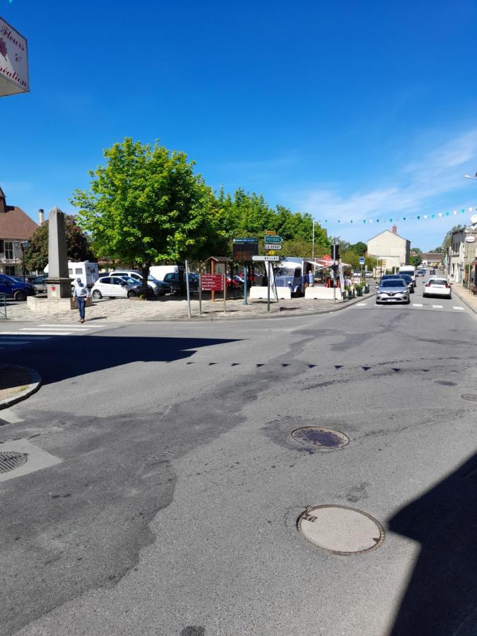 Maison Privee En Ville Avec Parking Et Wi-Fi Magnac-Laval Exterior foto