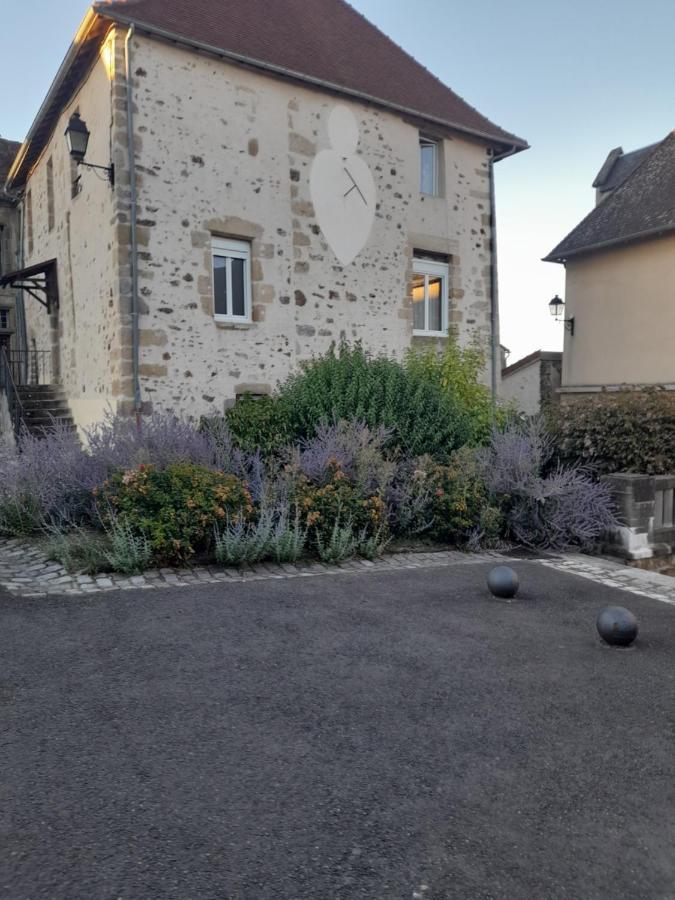 Maison Privee En Ville Avec Parking Et Wi-Fi Magnac-Laval Exterior foto