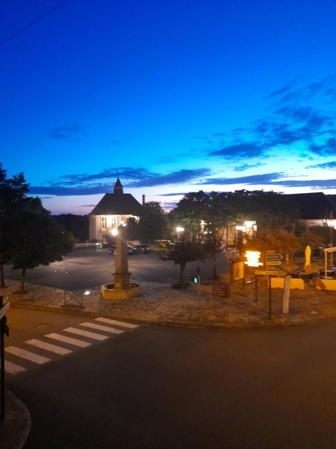 Maison Privee En Ville Avec Parking Et Wi-Fi Magnac-Laval Exterior foto